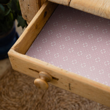 THE MASTER HERBALIST Scented Drawer Liners Neroli & Bergamot NEROLI & BERGAMOT Scented Drawer Liners in HELEBORE PINK