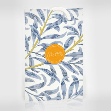 THE MASTER HERBALIST Wardrobe Freshener NEROLI & BERGAMOT Scented Wardrobe Freshener in a WILLIAM MORRIS Inspired WILLOW Design | Contains Essential Oils | PACK OF 1 | Made in the UK.